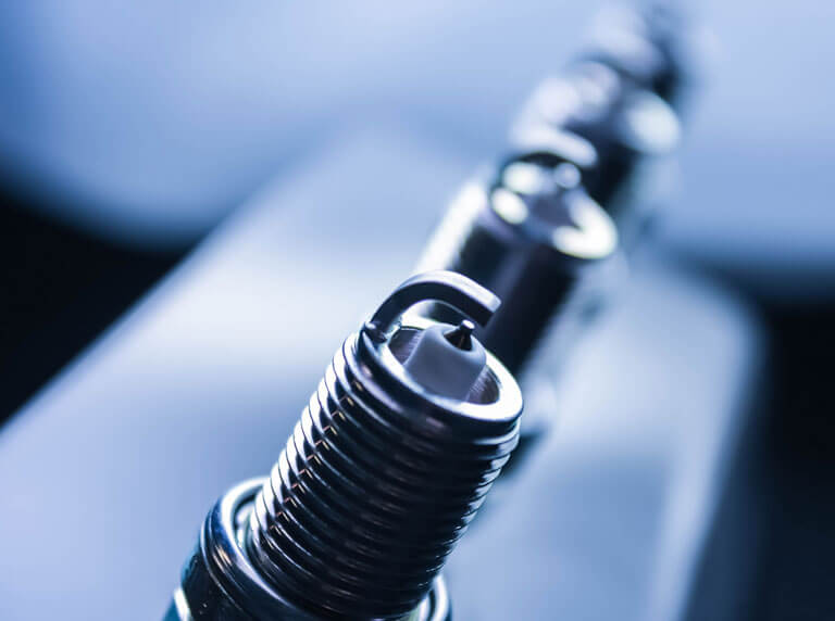05-Automotive-spark-plug-inspection