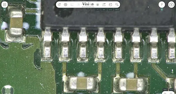 AURA-SS-Electronics-600×321 Carte de circuit imprimé vue au grossissement