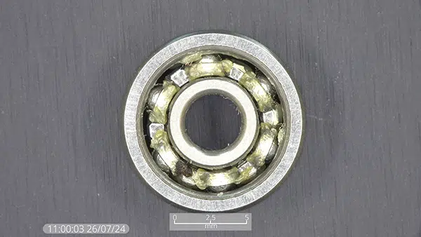 bearing-close-up-600×338 Un roulement vu au microscope